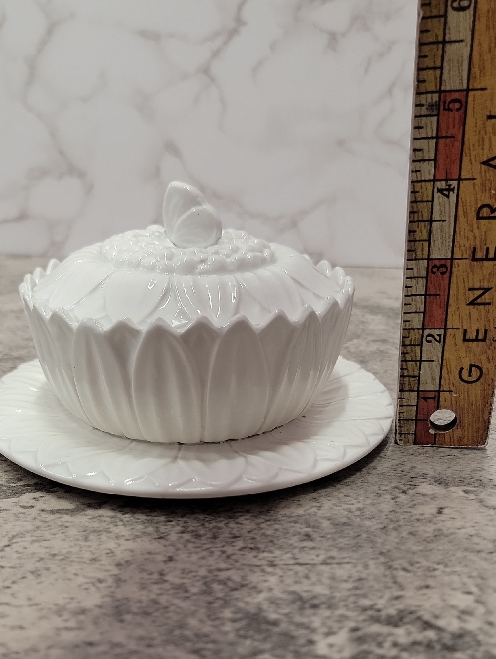 Vintage PV France Sunflower covered dish - Picture 9 of 10